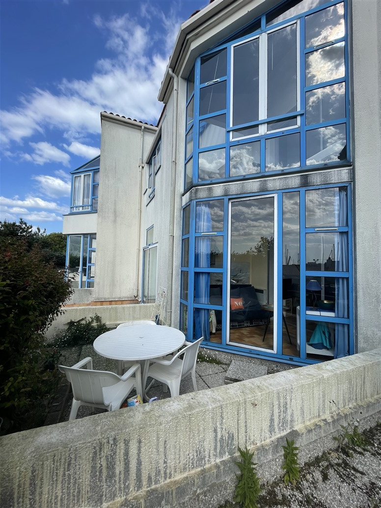 A DEUX PAS DU PORT ET DE LA PLAGE DE LA LINI